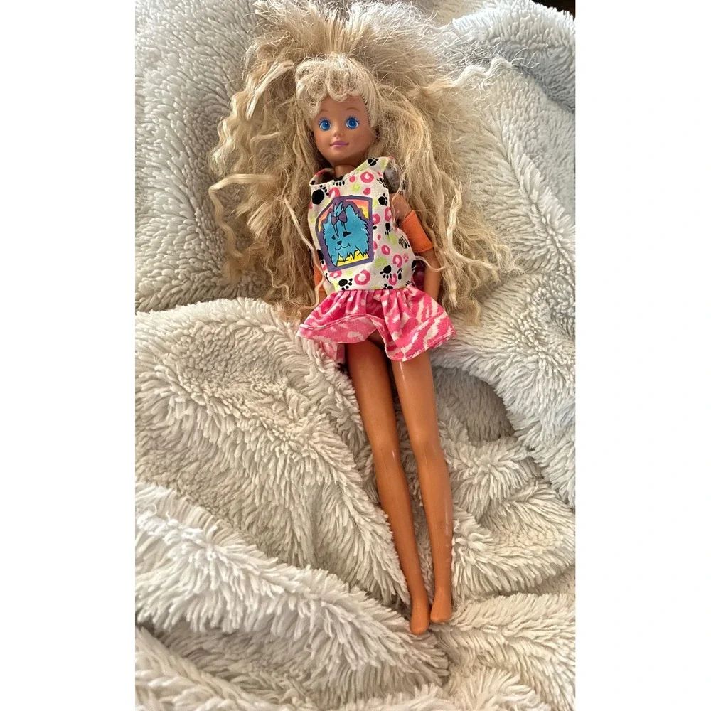 Vintage 90s Mattel‎ Barbie Doll Blonde Crimped Hair Cat Print Dress Pink Skirt
